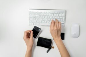 Cartões sem anuidade para assinaturas de streaming e serviços digitais