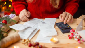 Festas de fim de ano: dicas práticas para celebrar o Natal e o Ano Novo sem comprometer o orçamento