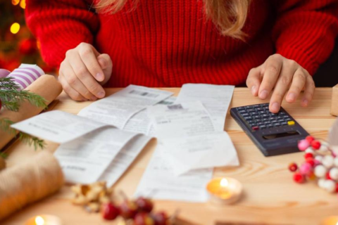 Festas de fim de ano: dicas práticas para celebrar o Natal e o Ano Novo sem comprometer o orçamento