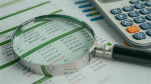 Gastos invisíveis do mês: como identificar pequenos vazamentos e evitar?