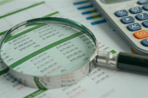 Gastos invisíveis do mês: como identificar pequenos vazamentos e evitar?