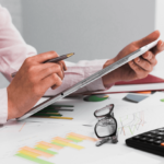 Organização de orçamento: como ter controle financeiro depois de um aumento de renda