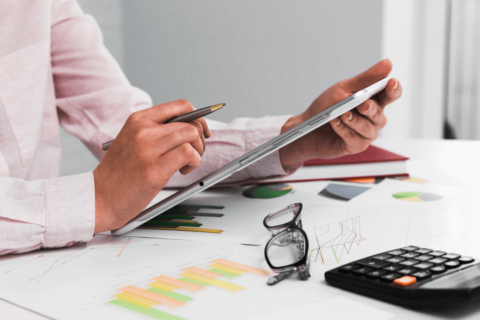 Organização de orçamento: como ter controle financeiro depois de um aumento de renda